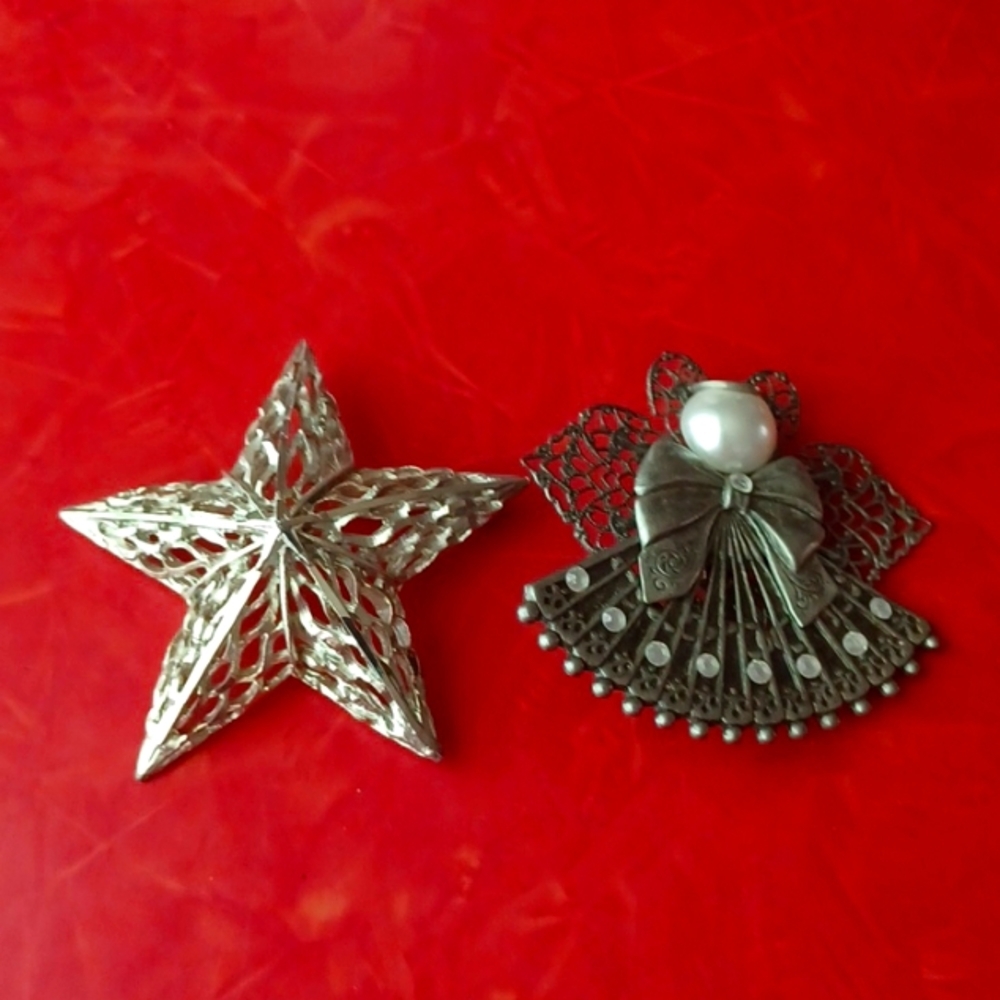 Brooches 2 vintage Brooches vintage jewelry